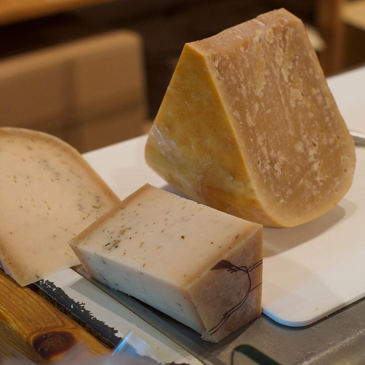 Bruny Island Full-Day Gourmet & Nature Tour with Luxury Coach & Expert Guide