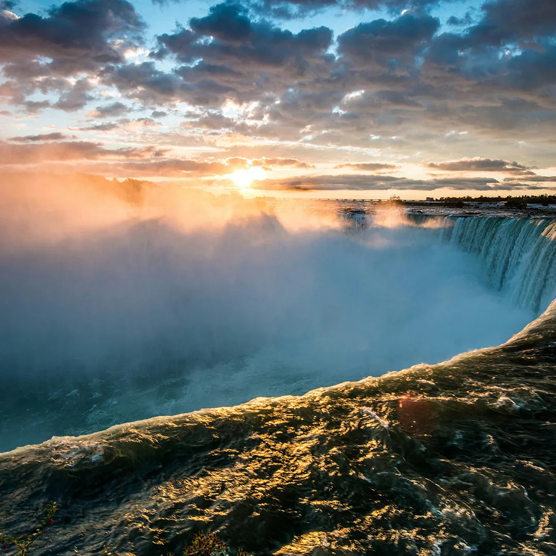 2-Day Nature & Culture Tour: Niagara Falls, Watkins Glen & Corning