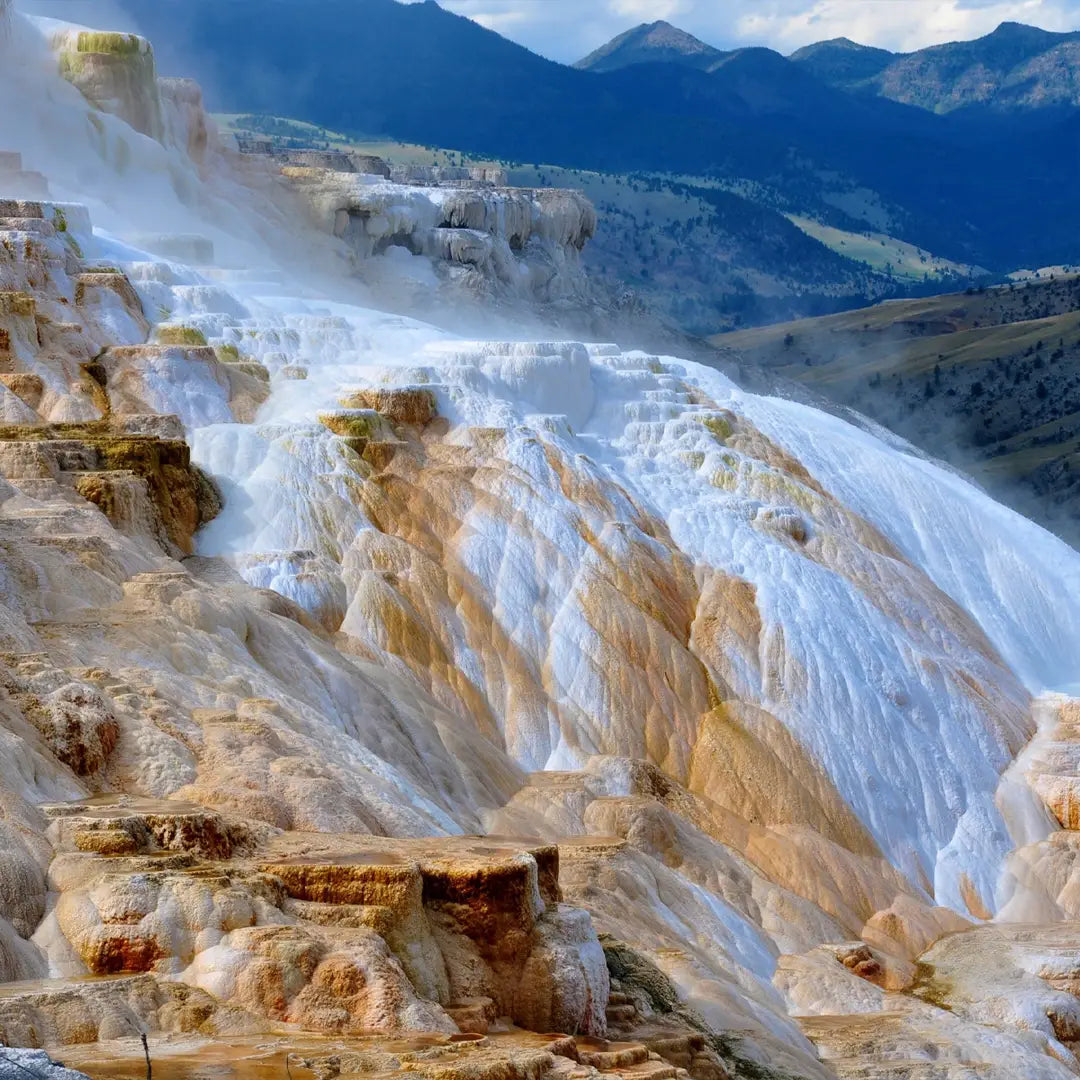 Yellowstone & Grand Teton in Depth: Geothermal Wonders & Alpine Scenery