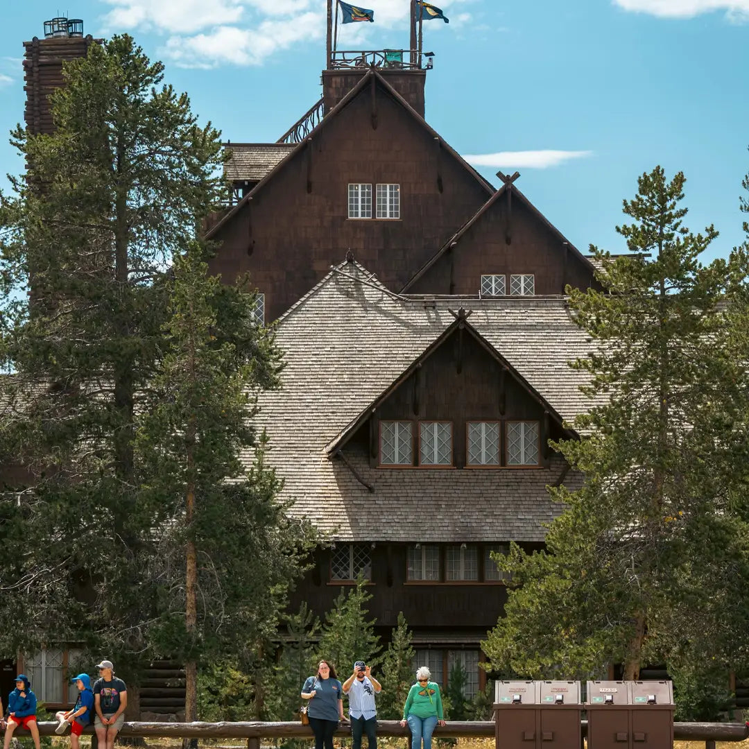 Yellowstone & Grand Teton in Depth: Geothermal Wonders & Alpine Scenery