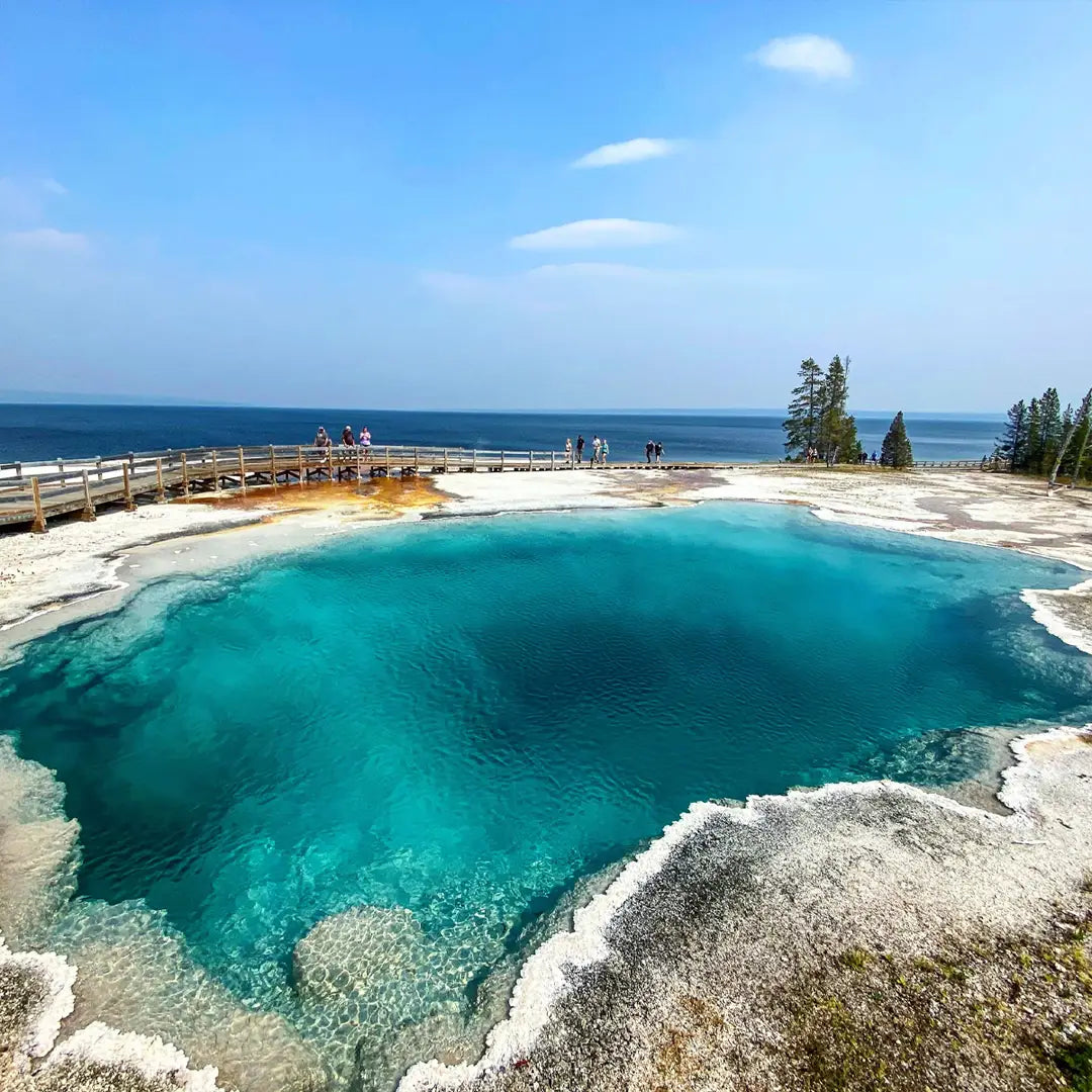 Yellowstone Ultimate Experience: National Parks, Luxury Stays & Iconic Wonders