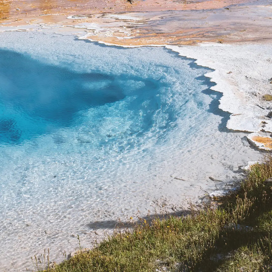 Yellowstone & Grand Teton in Depth: Geothermal Wonders & Alpine Scenery